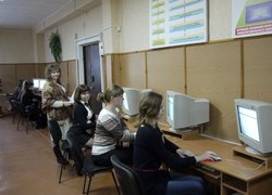 Учасники І етапу Всеукраїнської студентської олімпіади зі спеціальності „Облік і аудит”  виконують тестові завдання